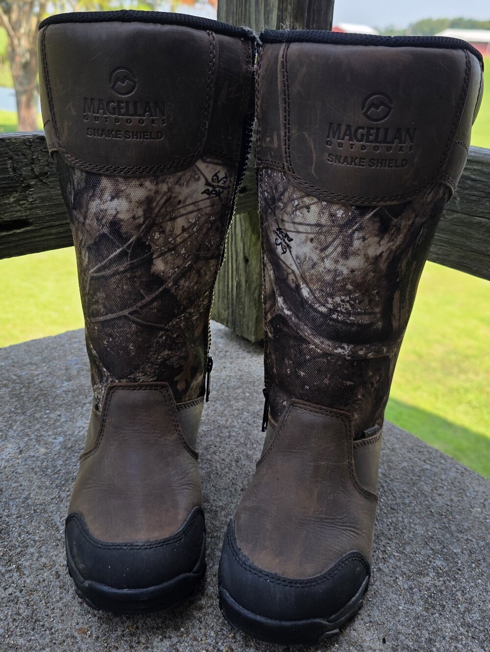 YOUTH UNISEX Size 2 Magellan Outdoors Snake Shield Boots Camoflauge/Brown